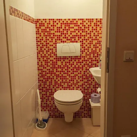 Sonnige 2-zimmer Mit Terrasse Und Garten *